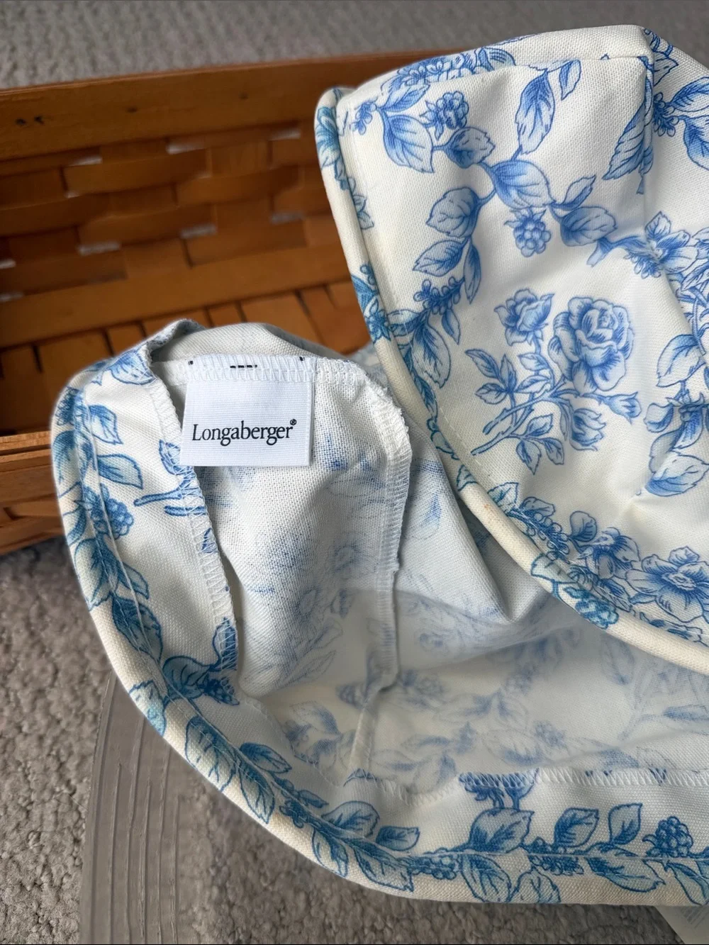 Longaberger Handwoven Tan Bread Basket with Blue Floral Liner & plastic liner - Picture 8 of 8